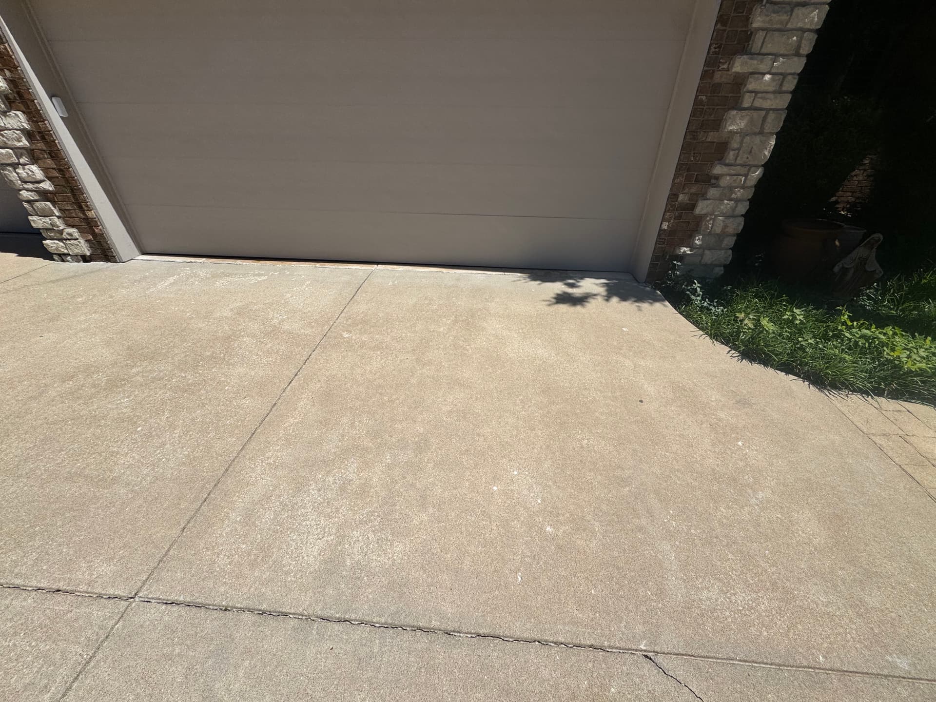 Gallery photos for Concrete Driveway Cleaning in Springfield MO: Image #2
