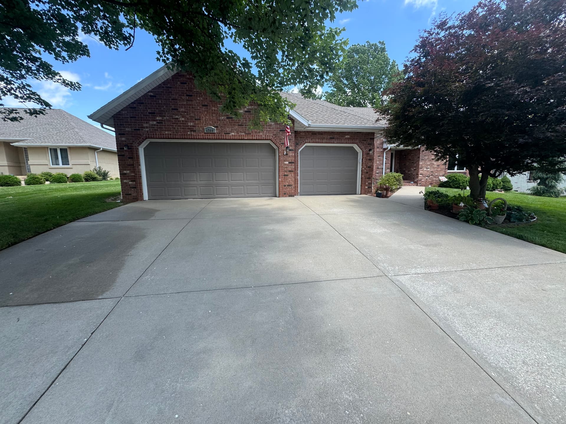 Gallery photos for What Shade Trees Do to a Concrete Driveway: Image #6