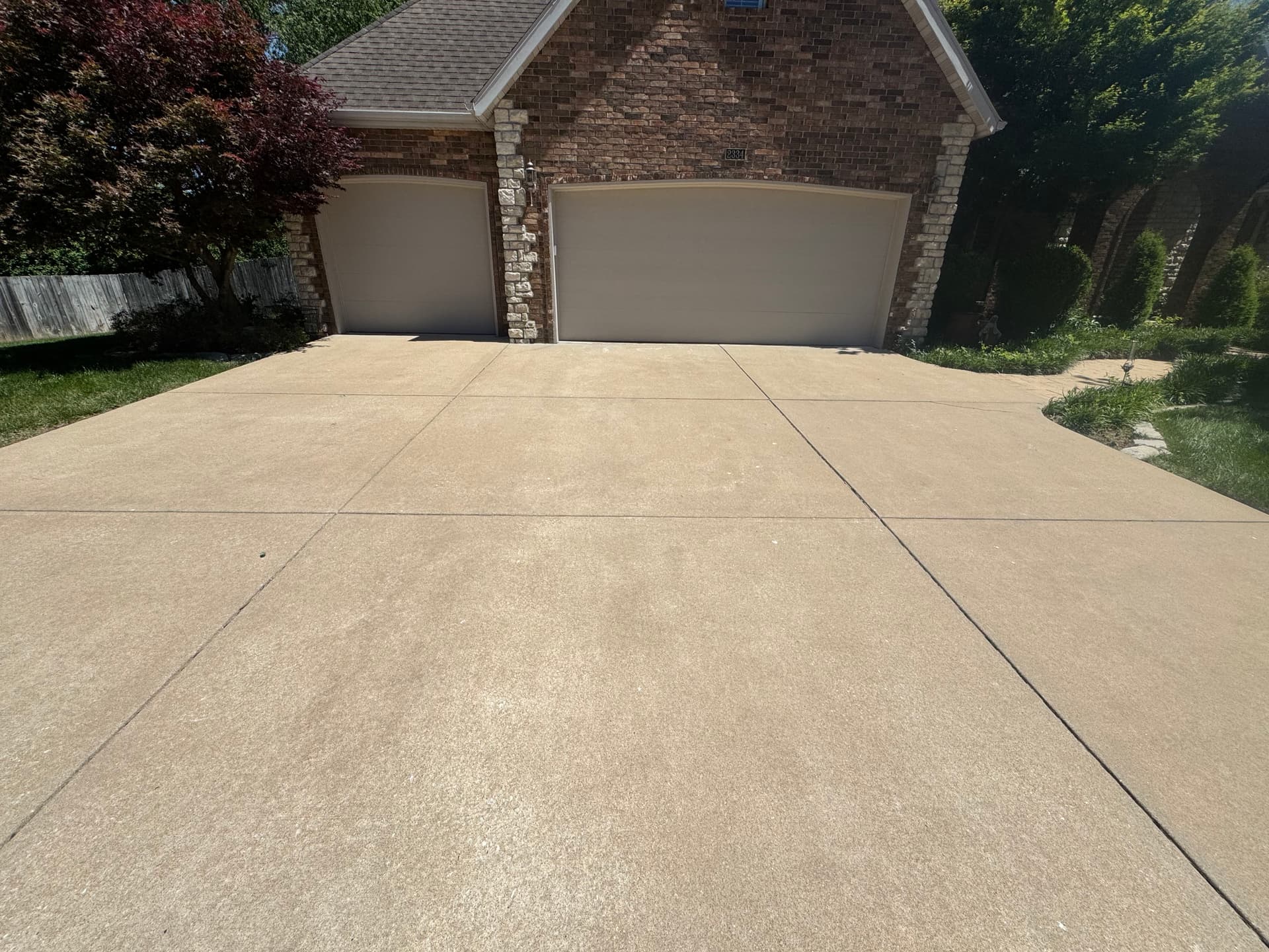 Concrete Driveway Cleaning in Springfield MO