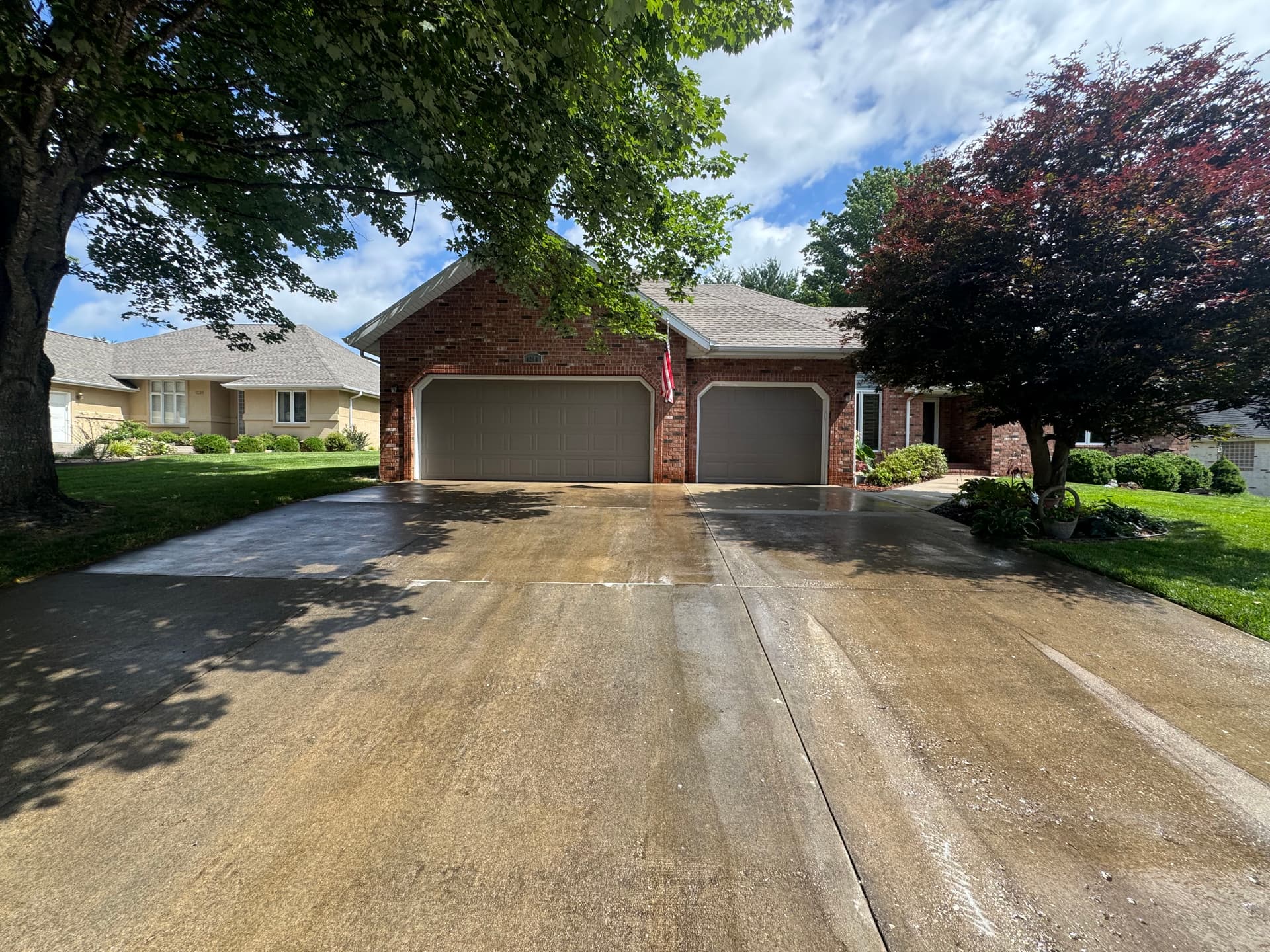 Gallery photos for What Shade Trees Do to a Concrete Driveway: Image #2
