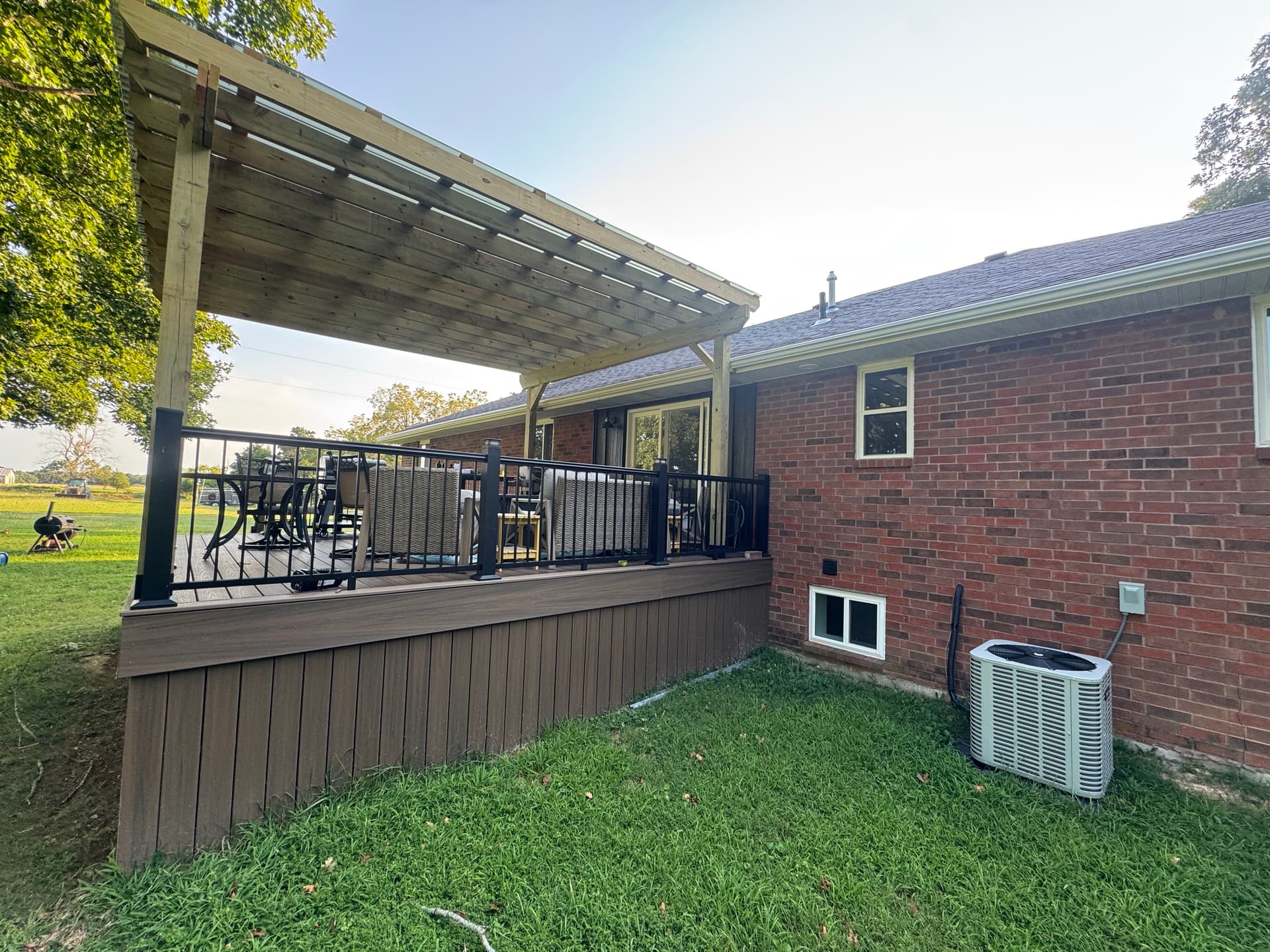 Full Soft Wash on a Brick Home With Algae and Mud Dauber Nests