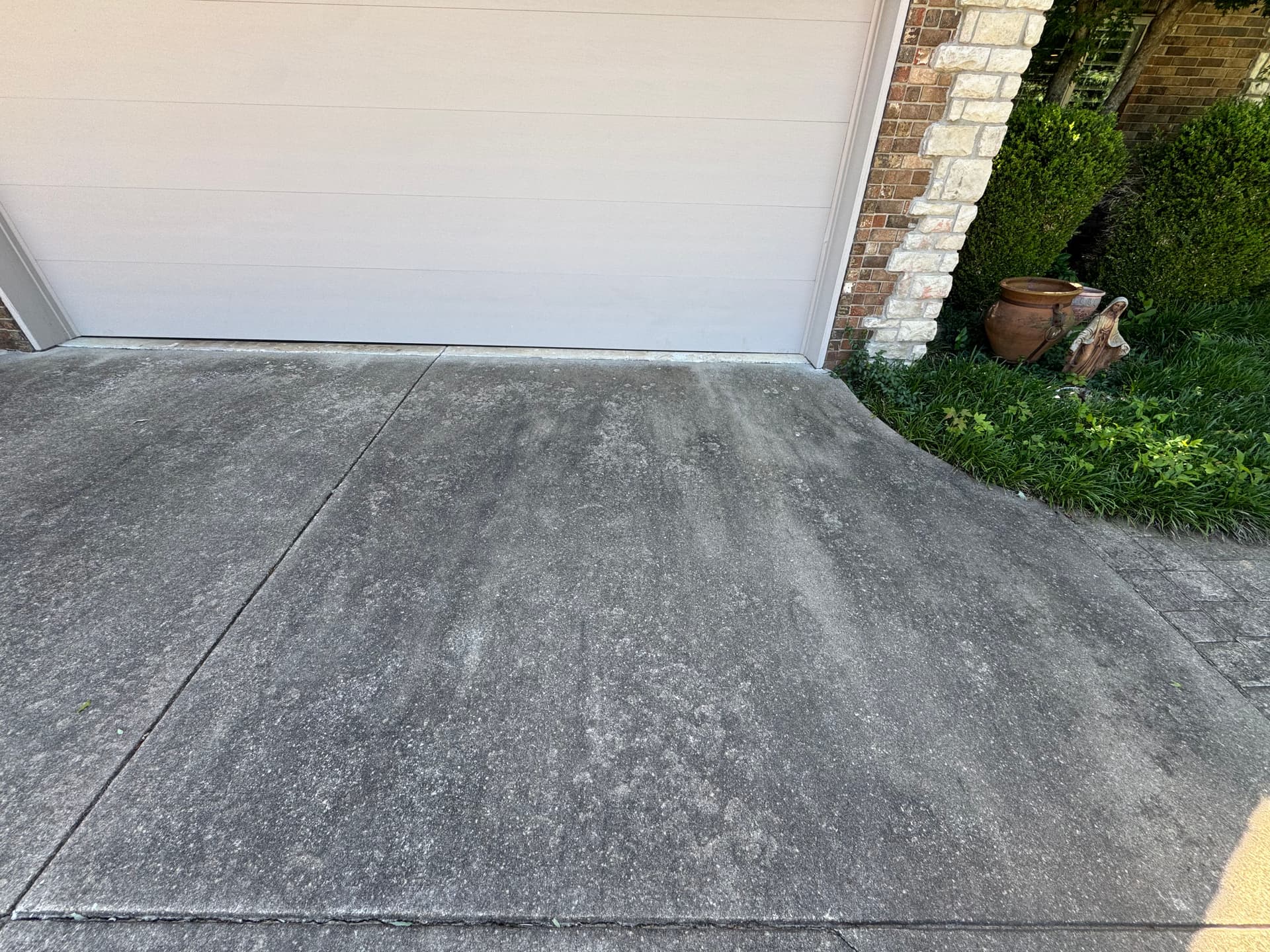Gallery photos for Concrete Driveway Cleaning in Springfield MO: Image #5