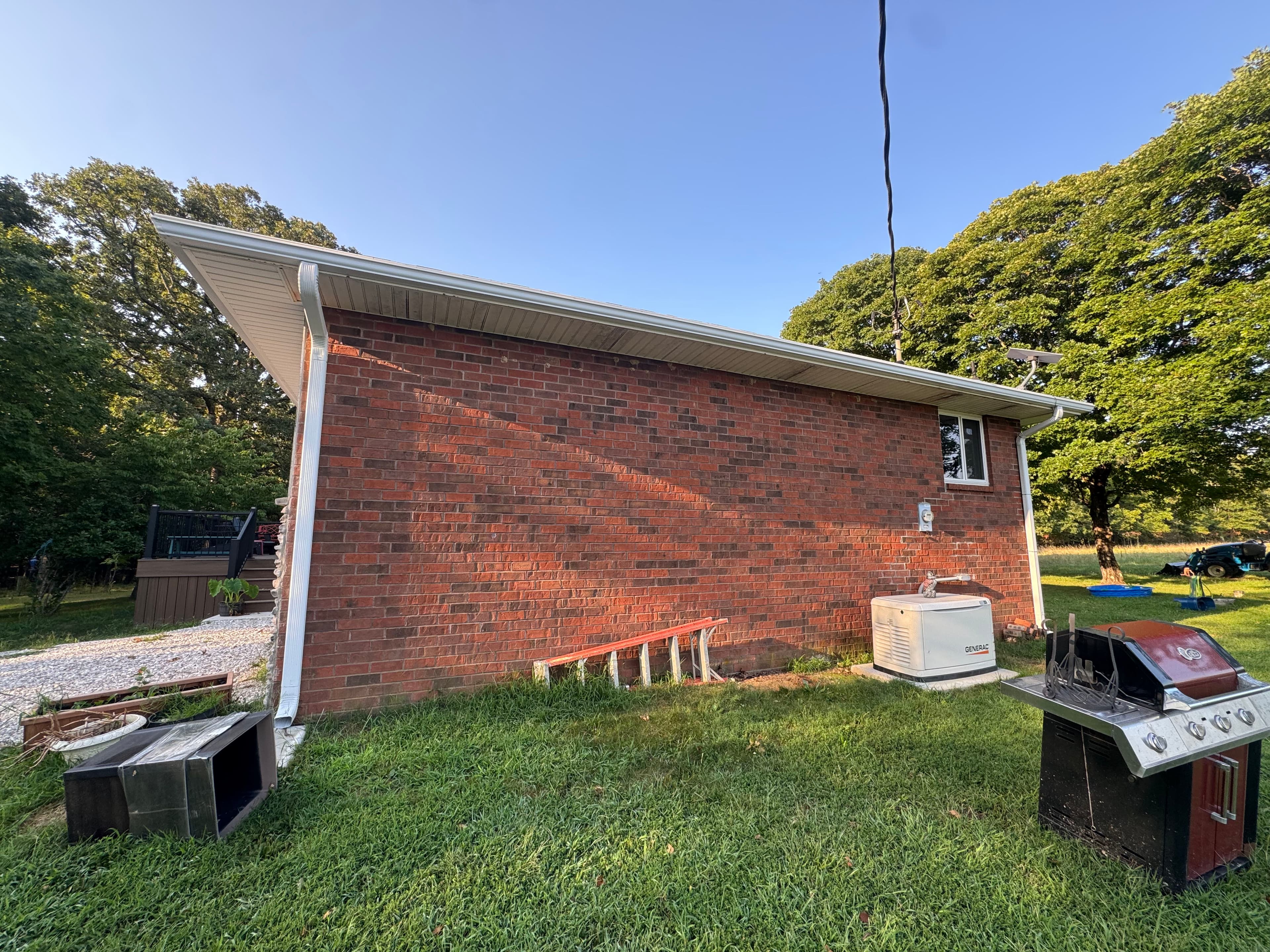 Project Full Soft Wash on a Brick Home With Algae and Mud Dauber Nests image