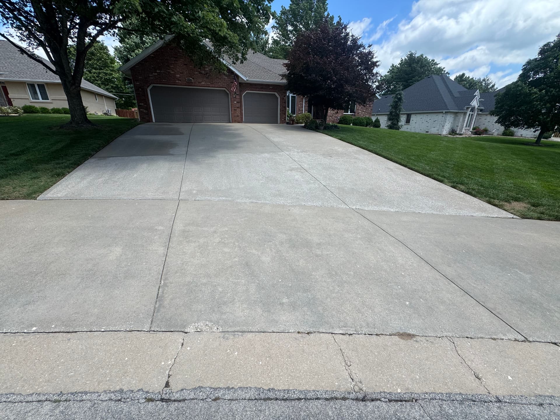 Gallery photos for What Shade Trees Do to a Concrete Driveway: Image #4