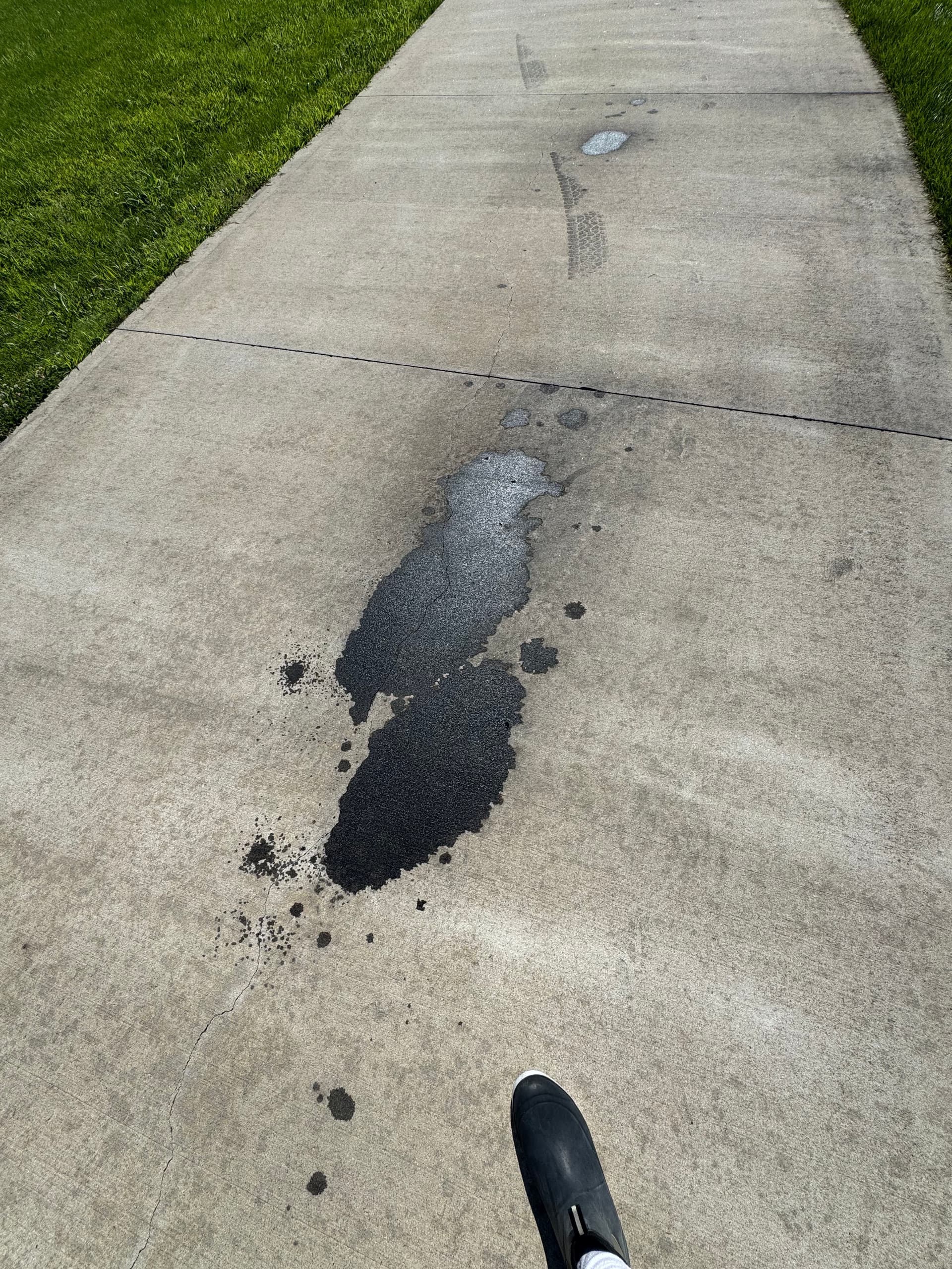 Concrete Driveway Oil Stain Removal That Actually Works image