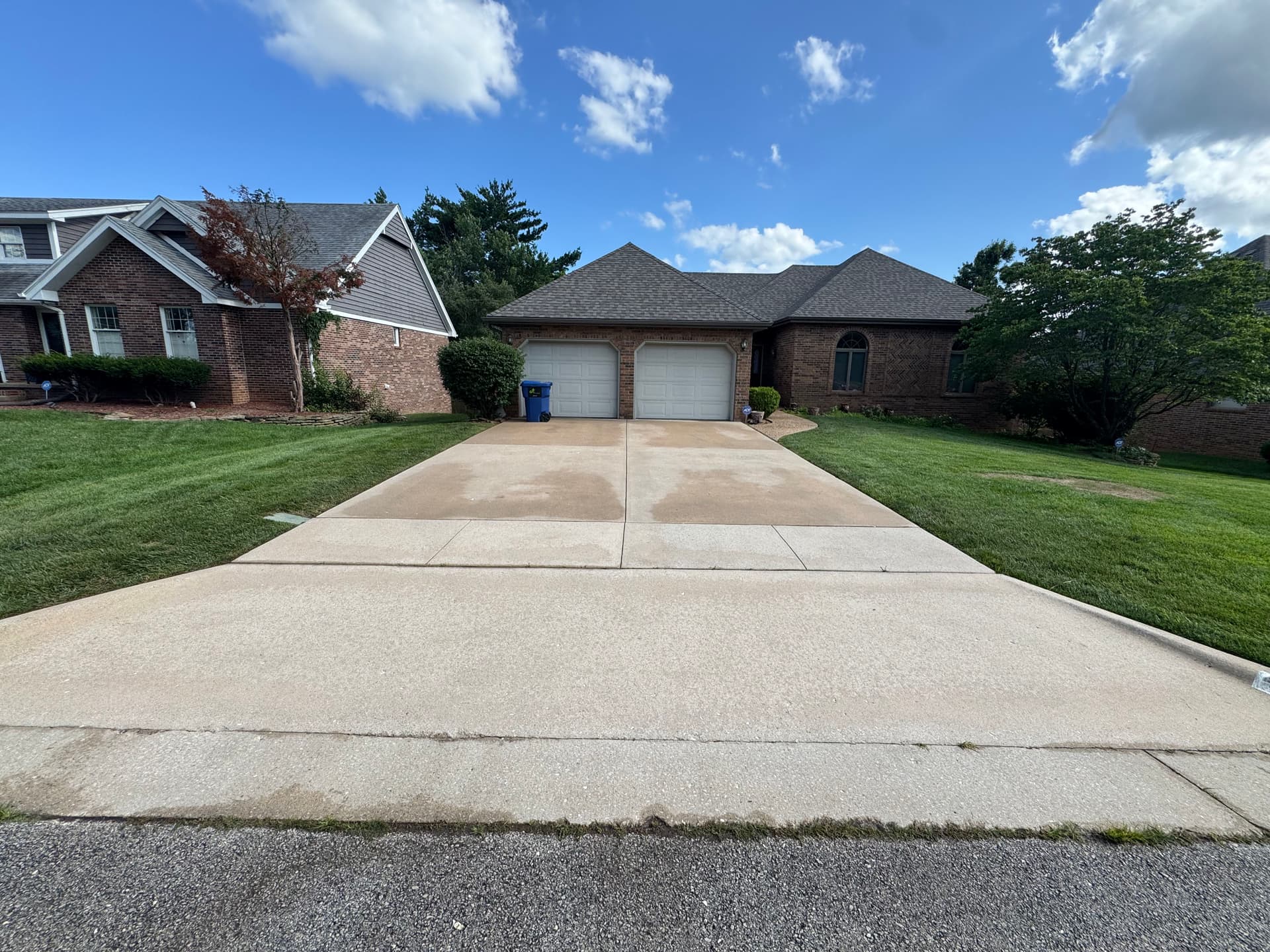 Gallery photos for Driveway and Patio Pressure Washing That Made a Big Difference: Image #3