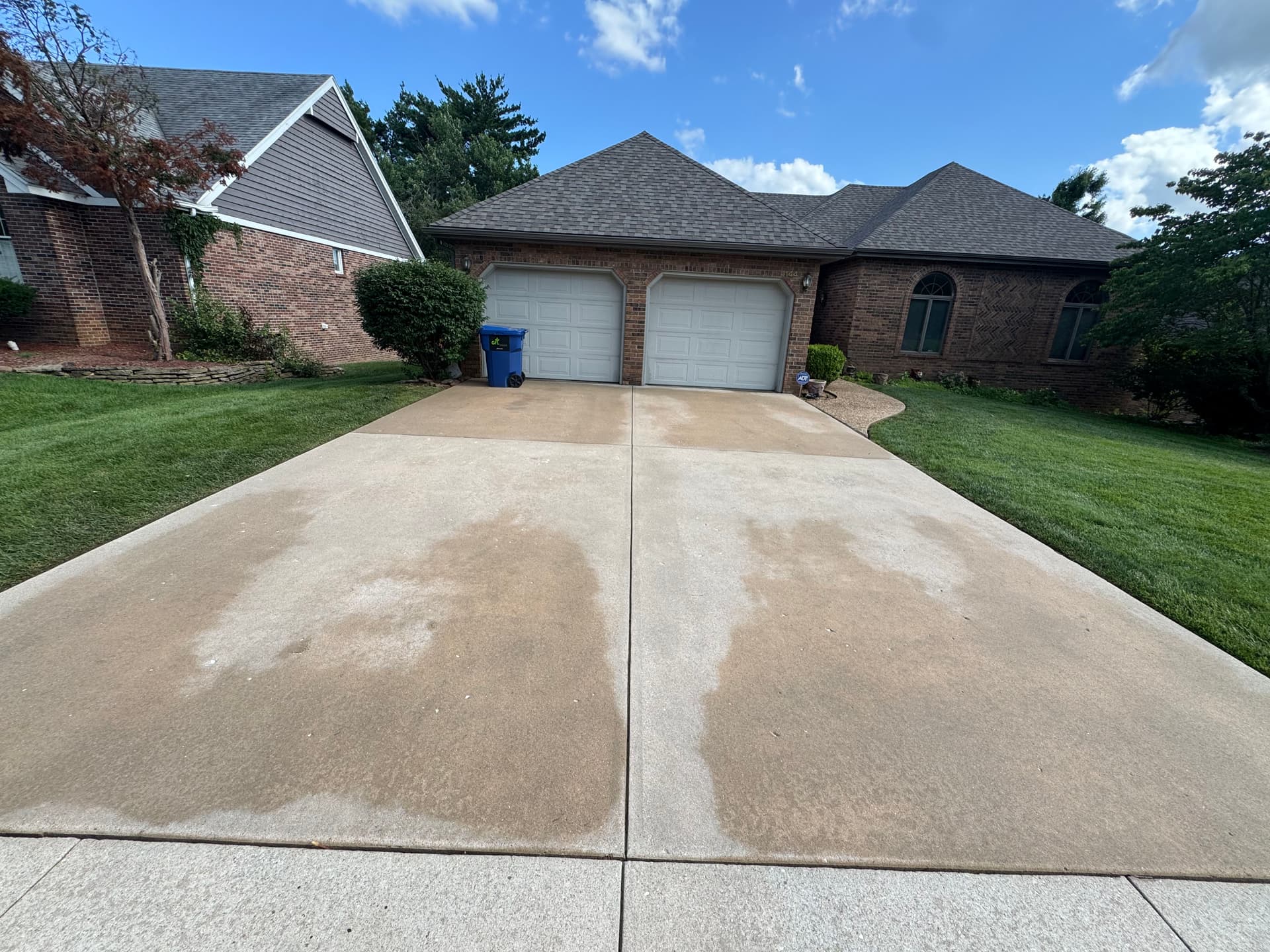Gallery photos for Driveway and Patio Pressure Washing That Made a Big Difference: Image #4