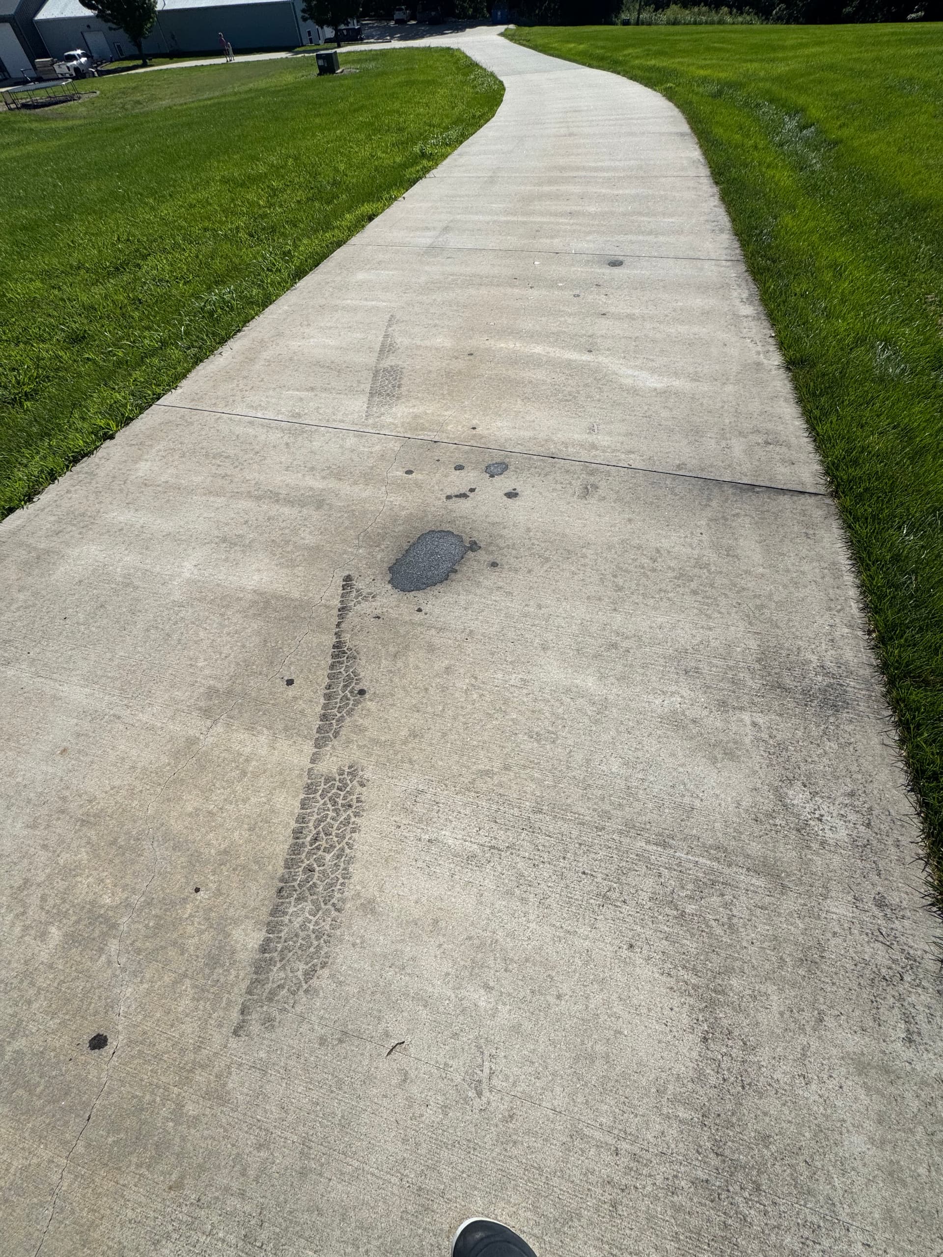 Gallery photos for Concrete Driveway Oil Stain Removal That Actually Works: Image #2