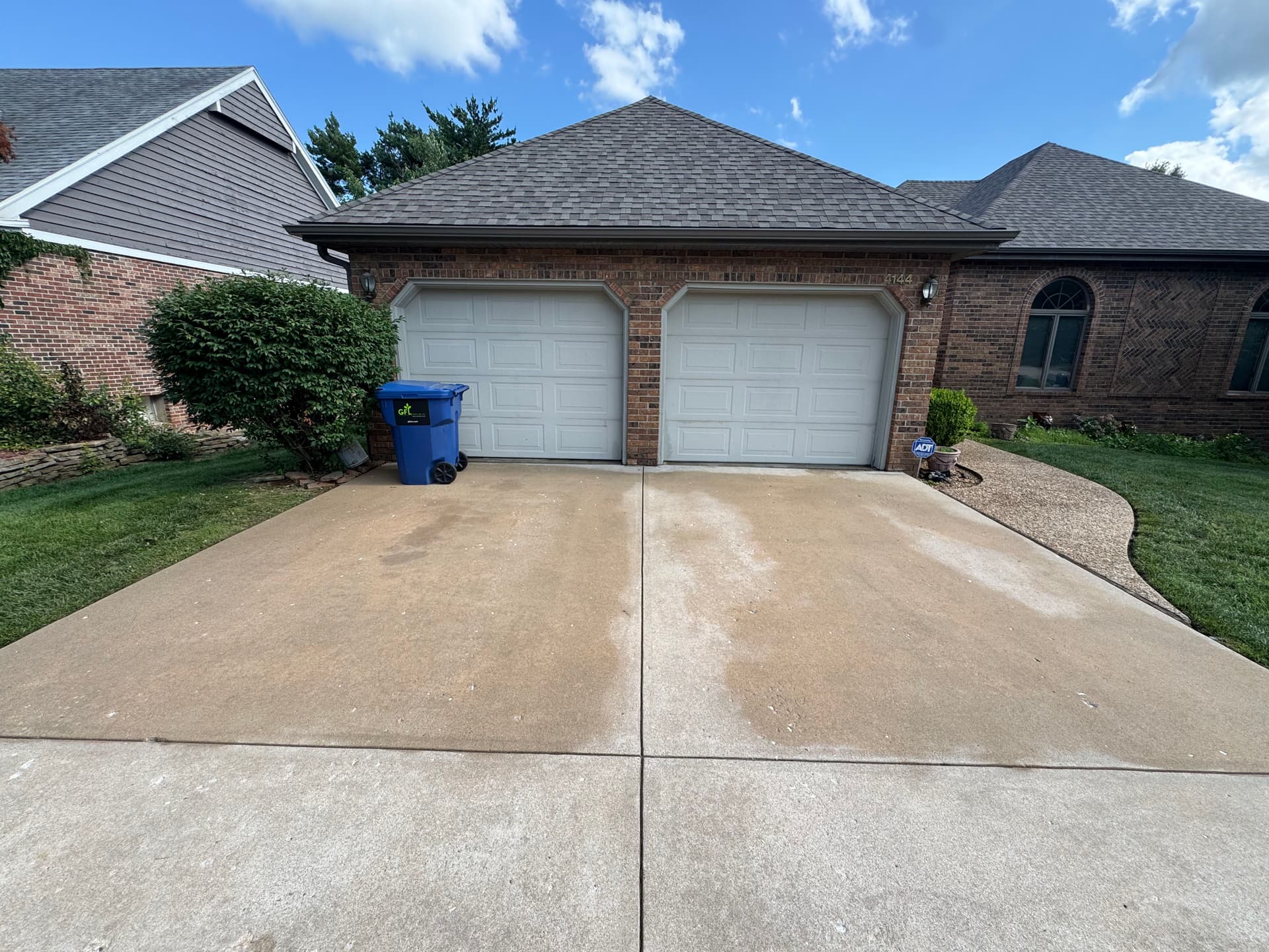 Gallery photos for Driveway and Patio Pressure Washing That Made a Big Difference: Image #5