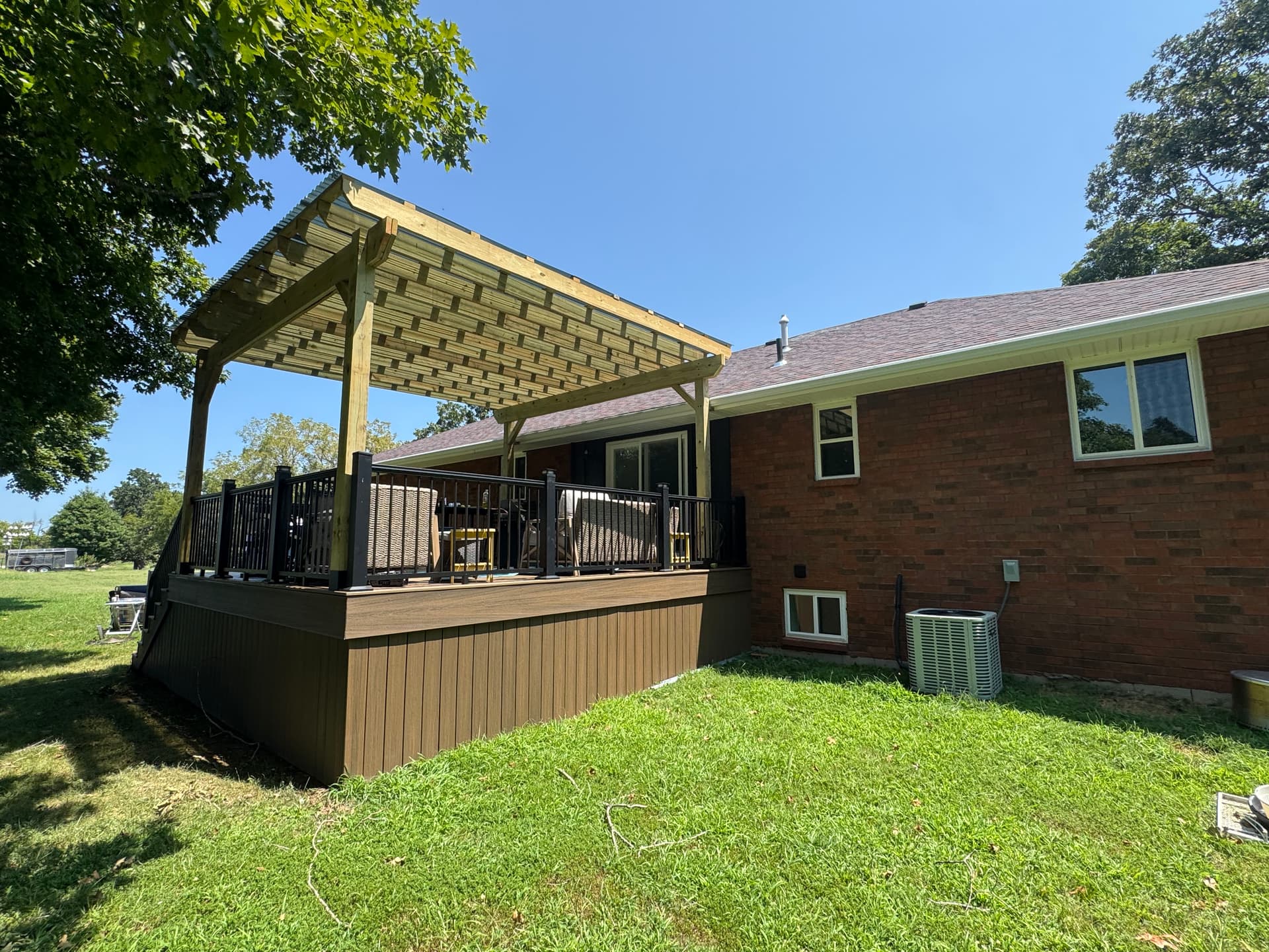 Gallery photos for Full Soft Wash on a Brick Home With Algae and Mud Dauber Nests: Image #5
