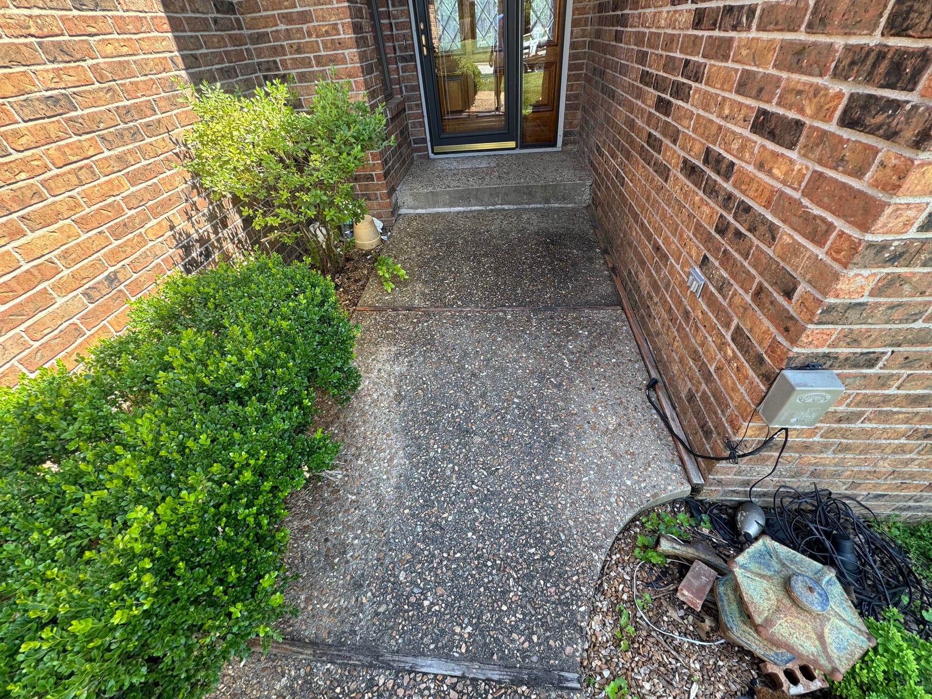Gallery photos for Driveway and Patio Pressure Washing That Made a Big Difference: Image #8