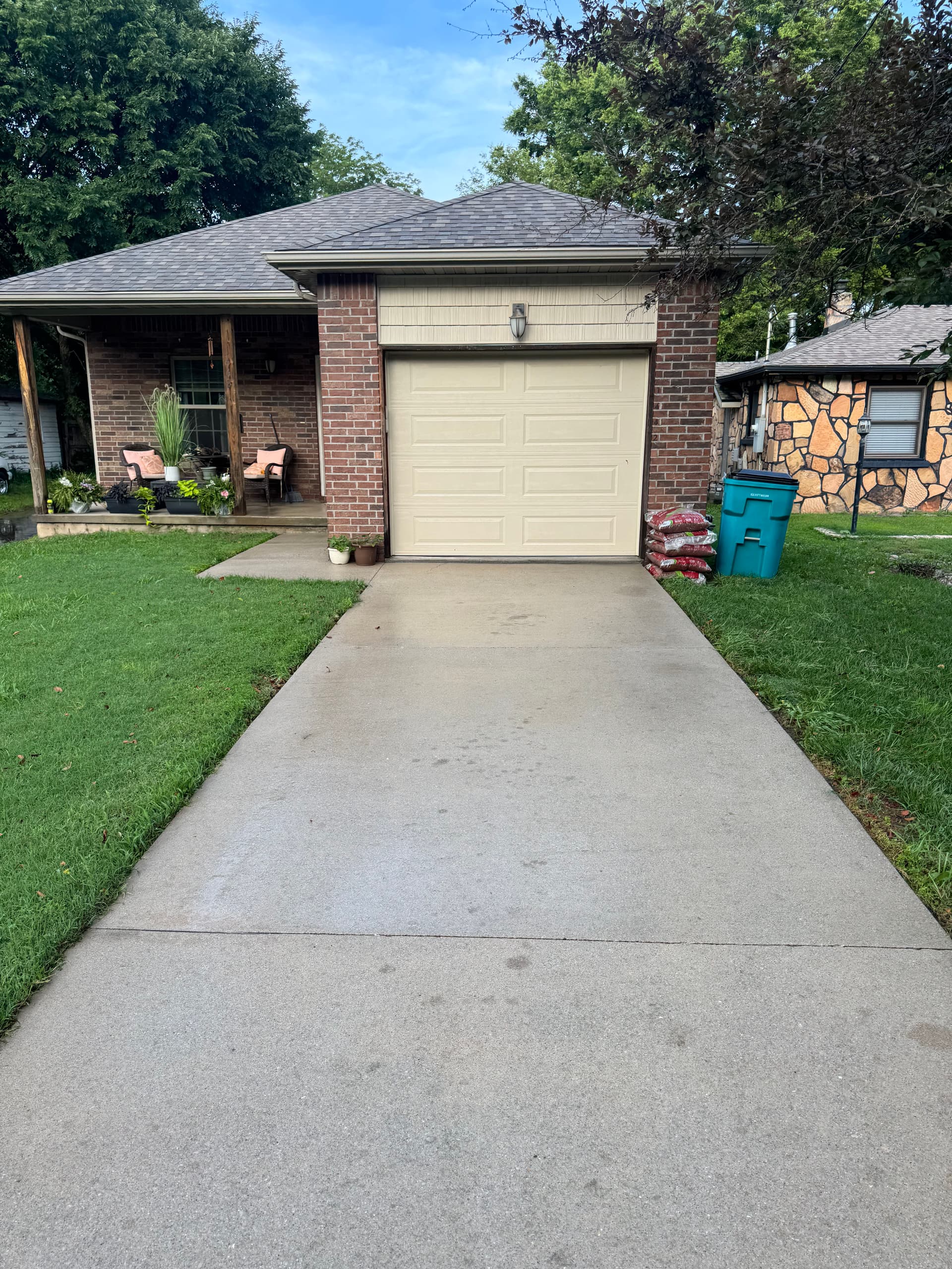 Gallery photos for Concrete Driveway Cleaning in Springfield MO: Image #3