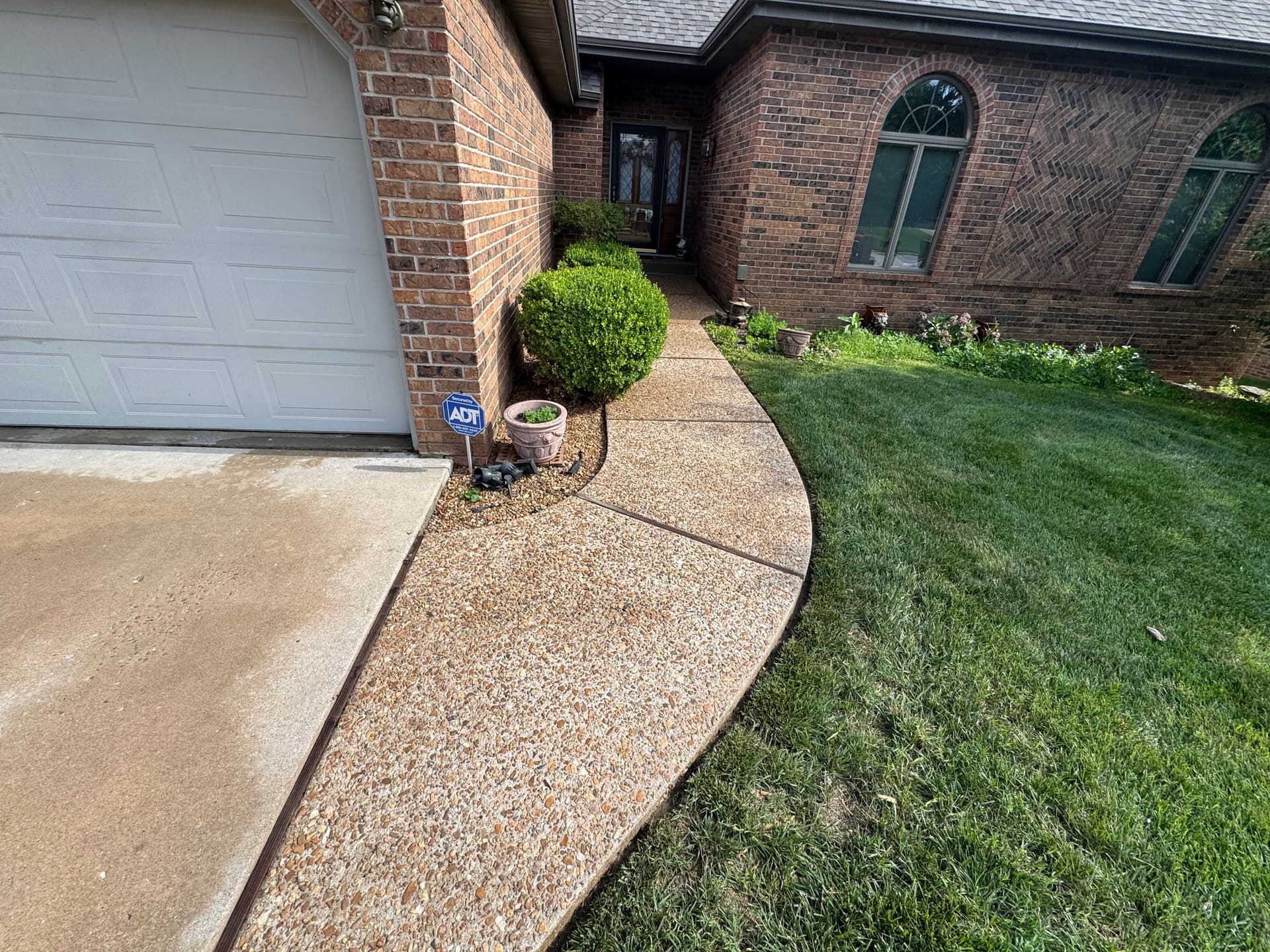 Gallery photos for Driveway and Patio Pressure Washing That Made a Big Difference: Image #7