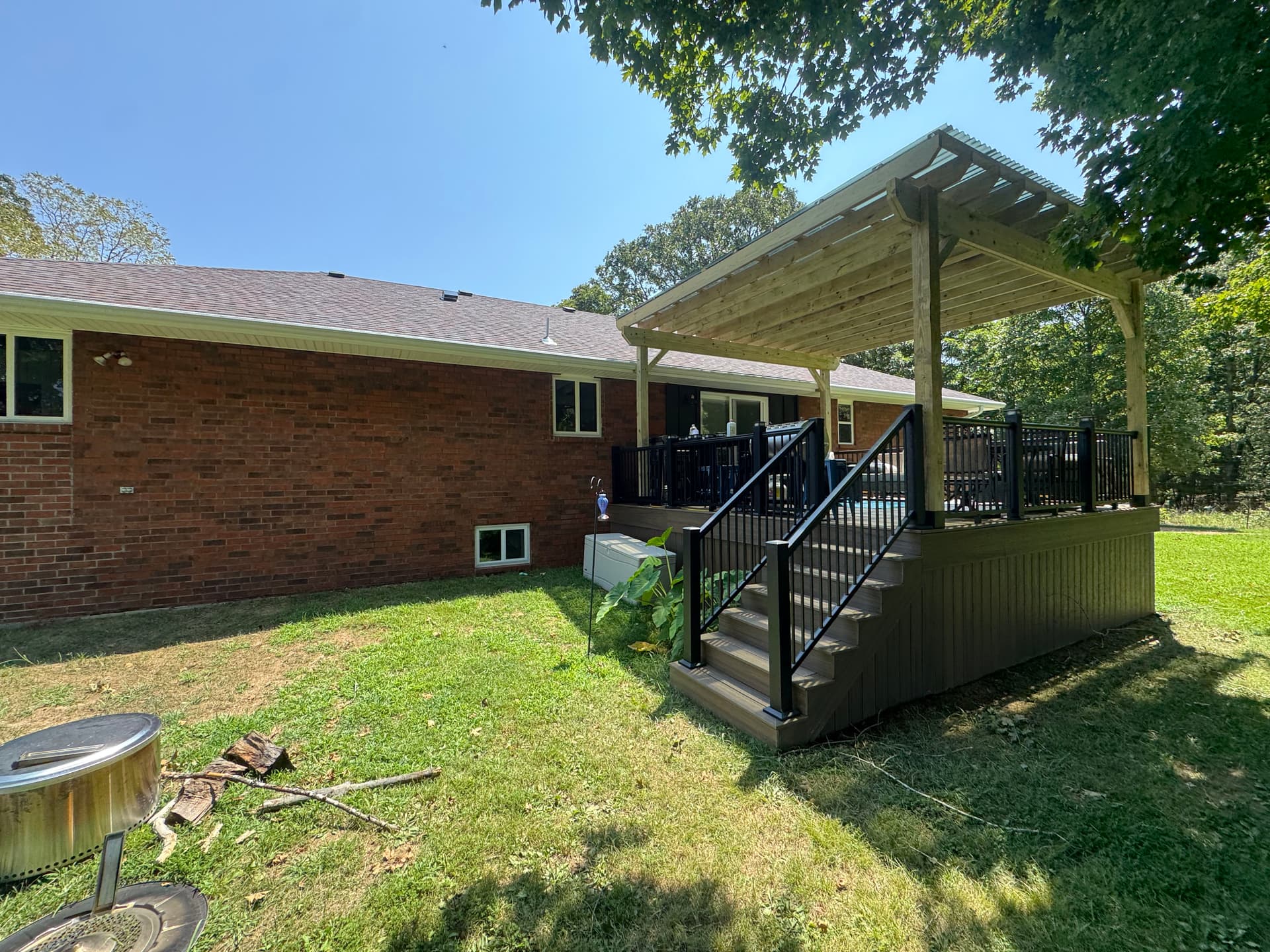 Gallery photos for Full Soft Wash on a Brick Home With Algae and Mud Dauber Nests: Image #4